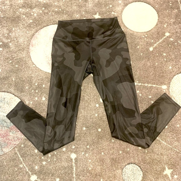 ALO Yoga Pants - Camo Airlift ALO Leggings 🧘🏻♀️